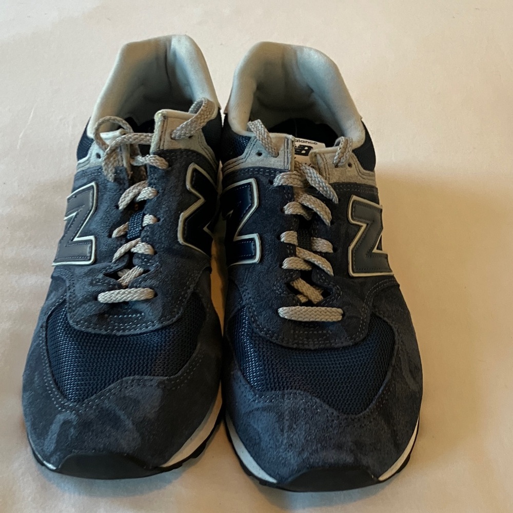 New Balance  574 Men's Navy and Gray Sneakers (10.5 wide 2E)